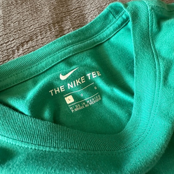 NIKE SB Dino Nike Tee - Picture 3 of 6